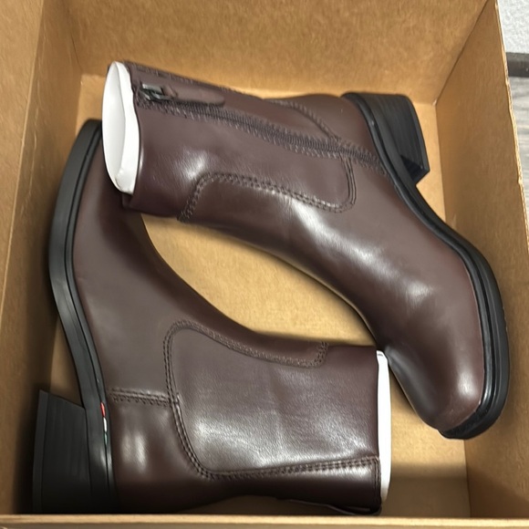 Franco Sarto Gracelyn Ankle Boot (WIDE) - Picture 2 of 7